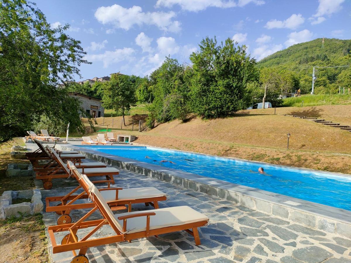 Agriturismo Borgo Biaia Camporgiano Екстериор снимка
