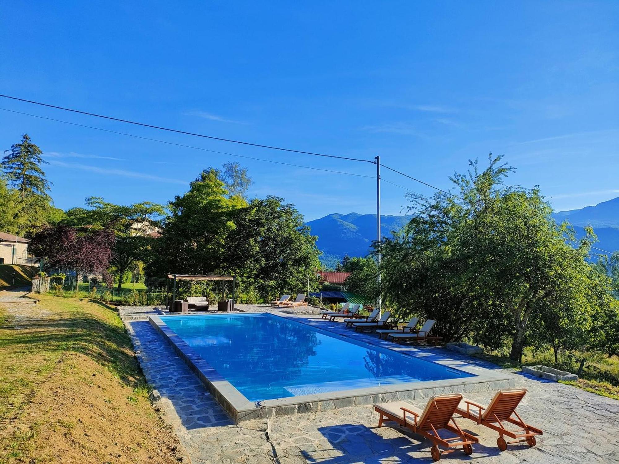 Agriturismo Borgo Biaia Camporgiano Екстериор снимка