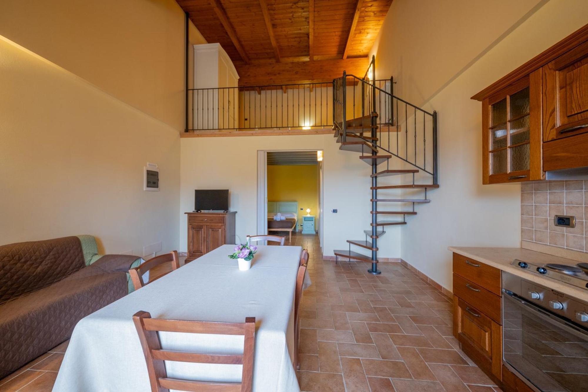 Agriturismo Borgo Biaia Camporgiano Екстериор снимка