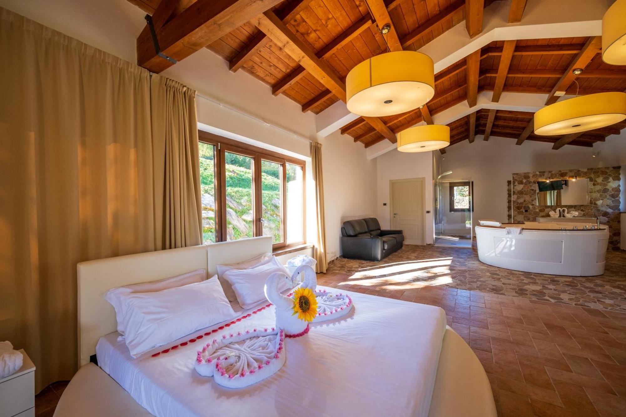 Agriturismo Borgo Biaia Camporgiano Екстериор снимка
