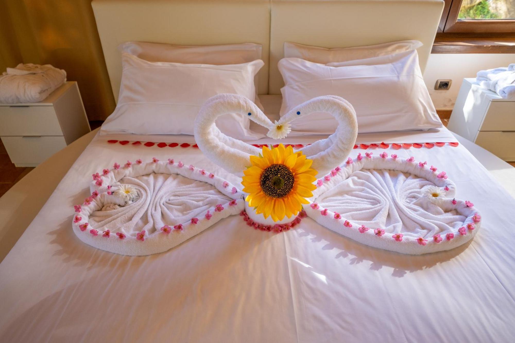 Agriturismo Borgo Biaia Camporgiano Екстериор снимка