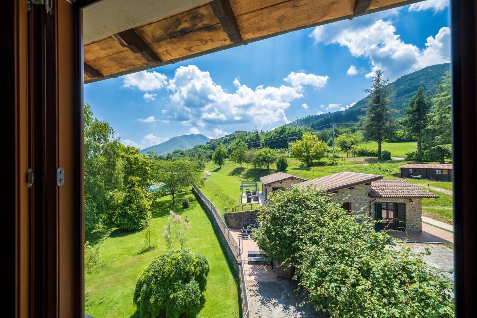 Agriturismo Borgo Biaia Camporgiano Екстериор снимка
