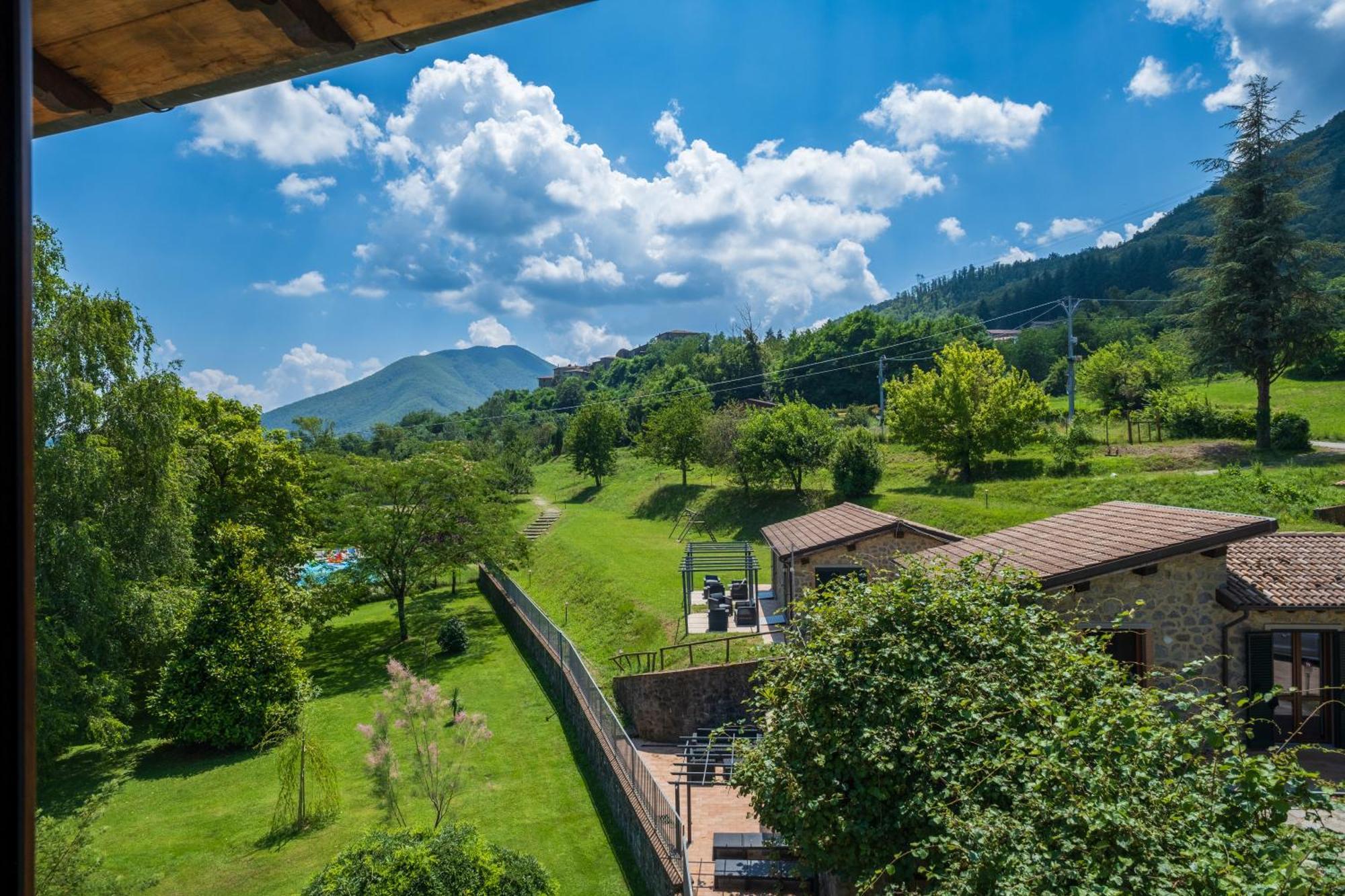 Agriturismo Borgo Biaia Camporgiano Екстериор снимка
